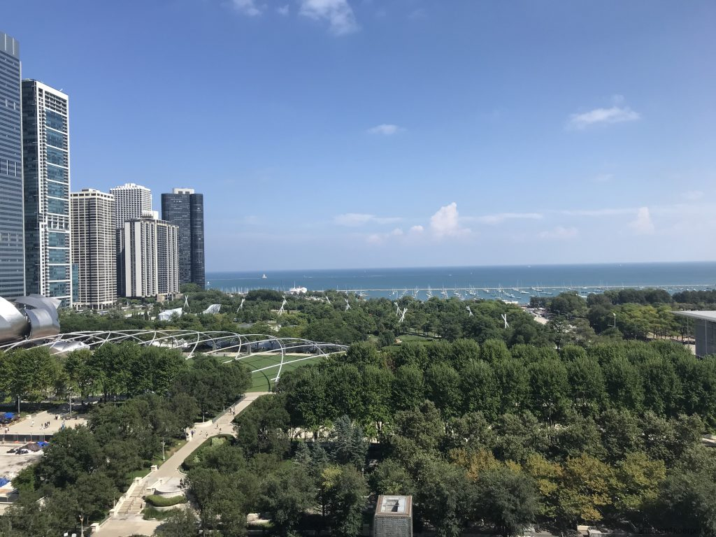 Aussicht auf den Lake Michigan in Chicago bei strahlender Sonne